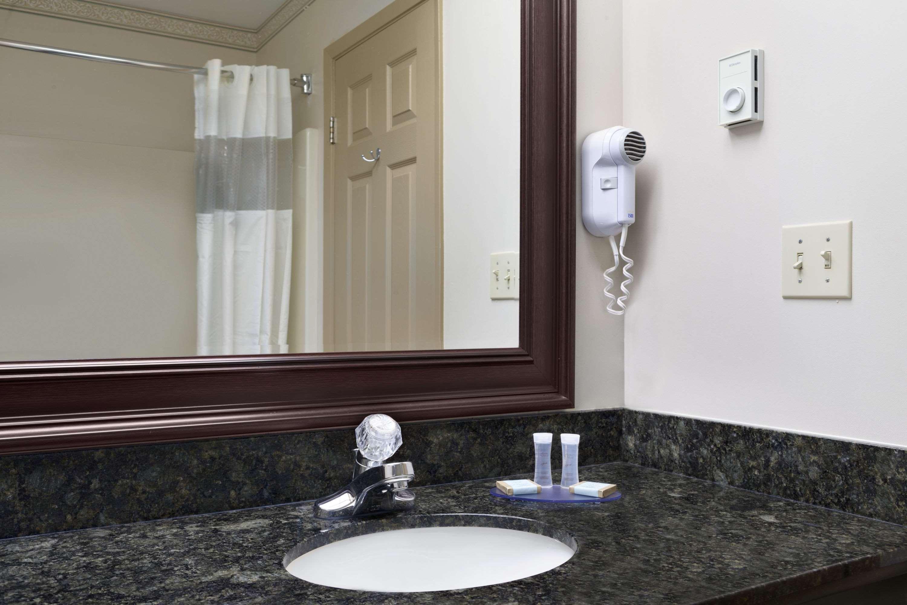 Days Inn & Suites By Wyndham Sault Ste. Marie On Εξωτερικό φωτογραφία