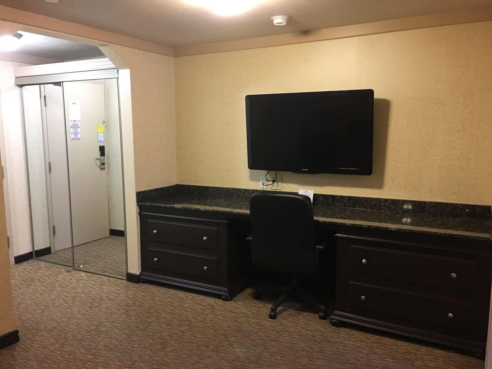 Days Inn & Suites By Wyndham Sault Ste. Marie On Εξωτερικό φωτογραφία