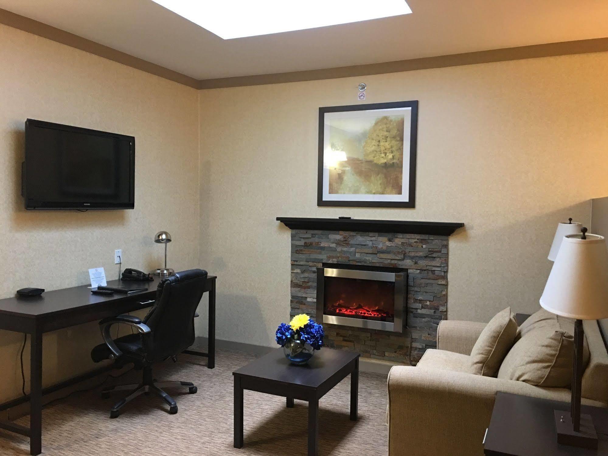Days Inn & Suites By Wyndham Sault Ste. Marie On Εξωτερικό φωτογραφία