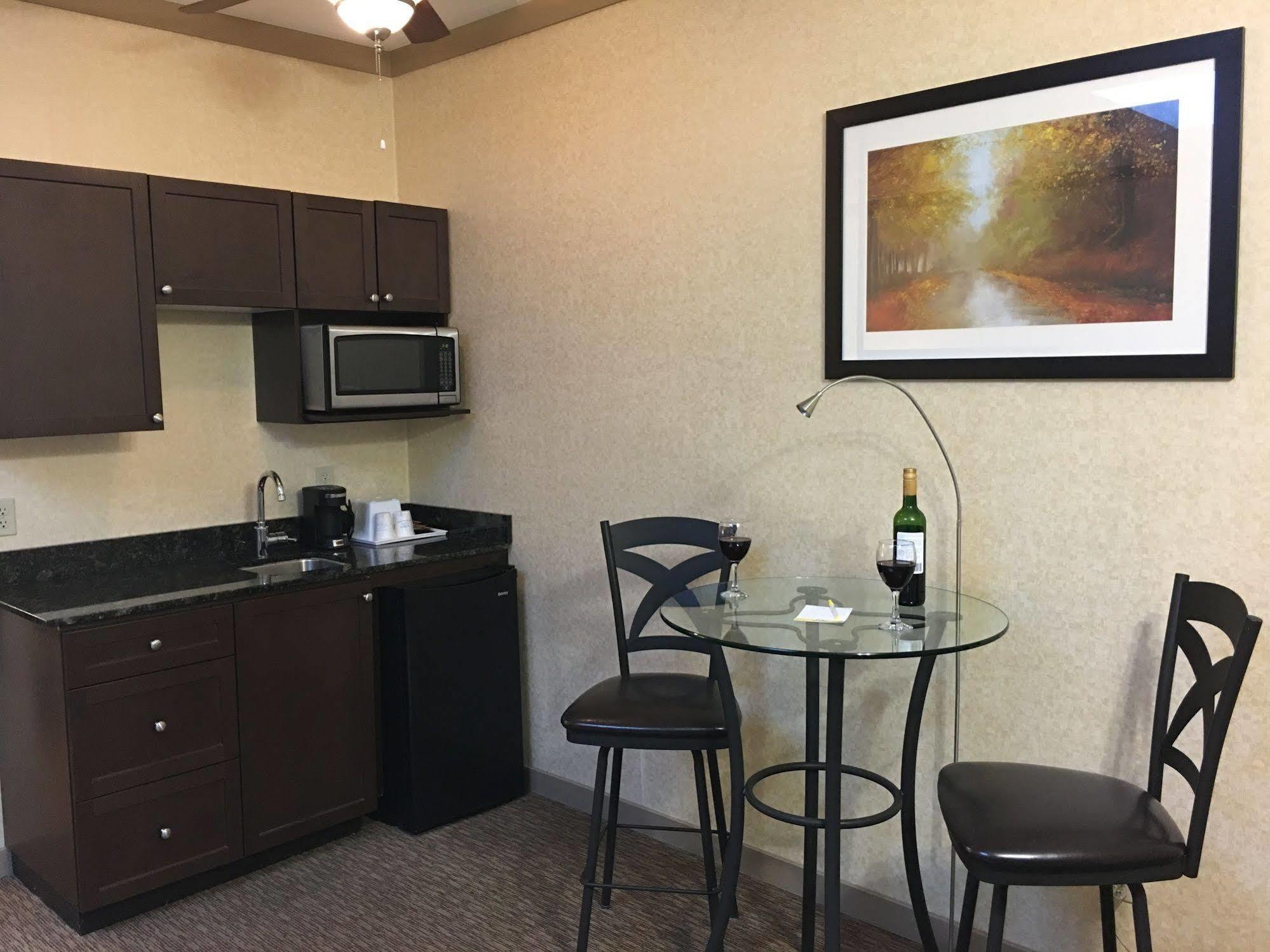 Days Inn & Suites By Wyndham Sault Ste. Marie On Εξωτερικό φωτογραφία