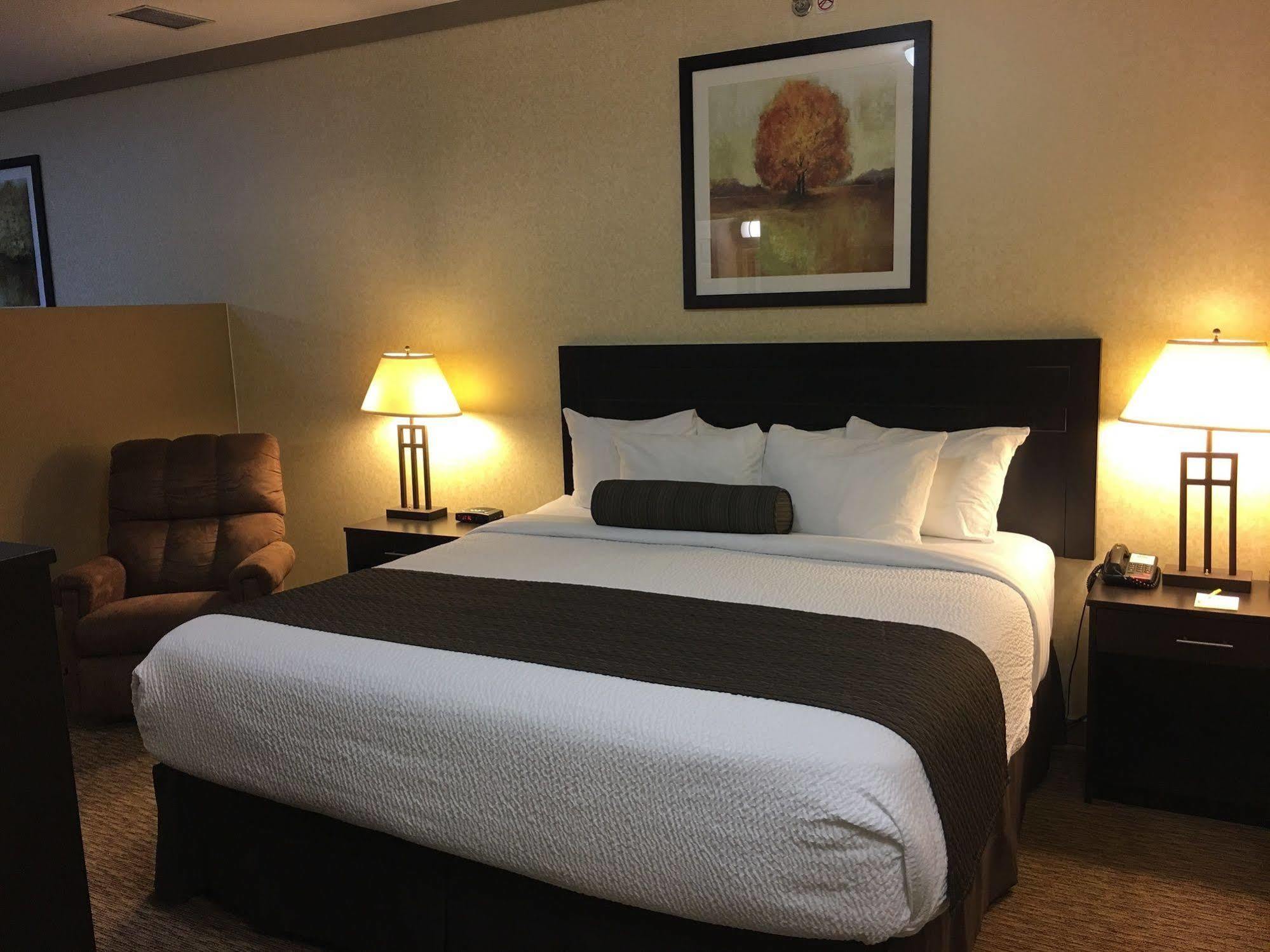 Days Inn & Suites By Wyndham Sault Ste. Marie On Εξωτερικό φωτογραφία