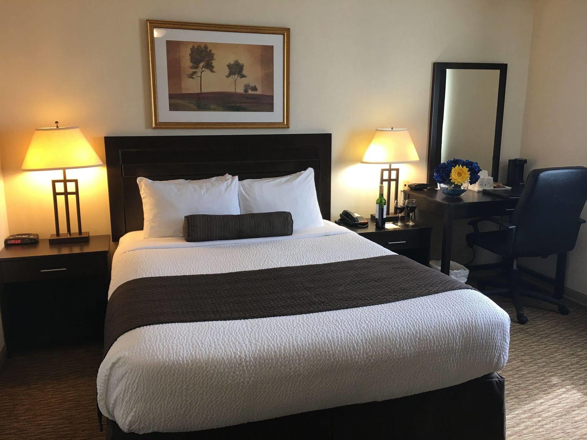 Days Inn & Suites By Wyndham Sault Ste. Marie On Εξωτερικό φωτογραφία