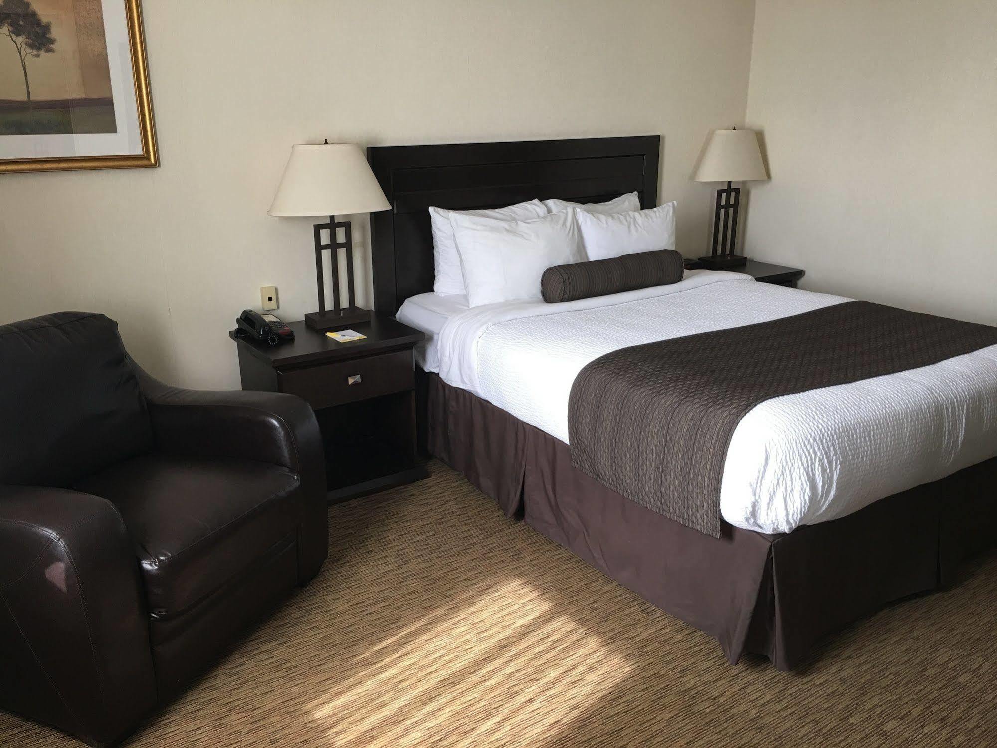 Days Inn & Suites By Wyndham Sault Ste. Marie On Εξωτερικό φωτογραφία