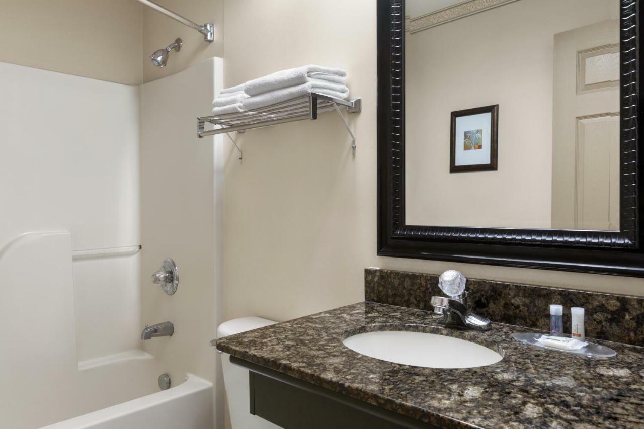 Days Inn & Suites By Wyndham Sault Ste. Marie On Εξωτερικό φωτογραφία